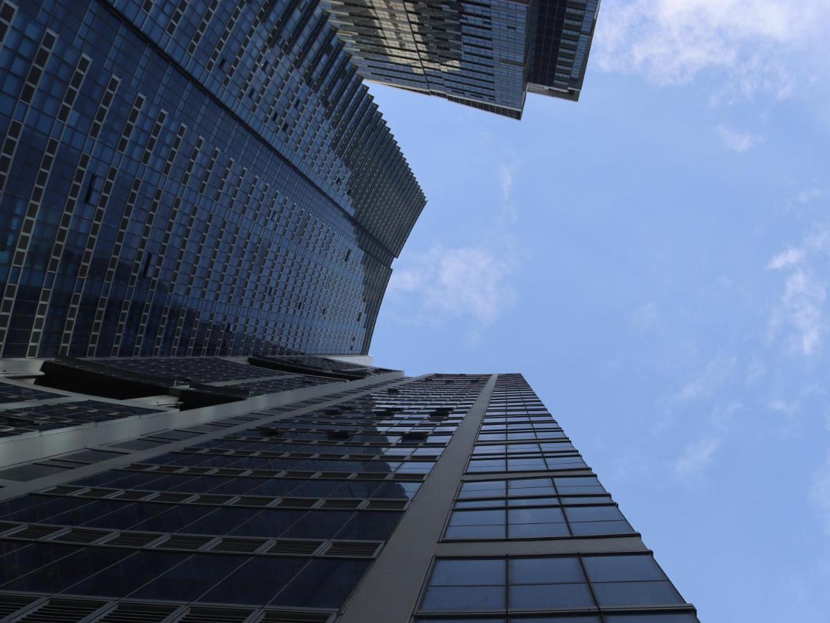 Uptown Parksuites Tower 2 Bgc By Ph Staycation Apartment Manila